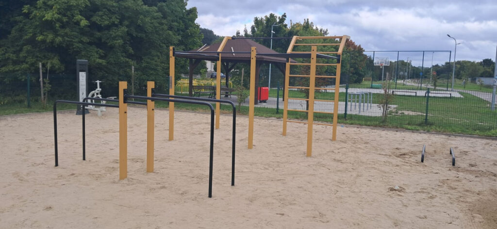 Nowe Miasto Lubawskie - plac street workout do kalisteniki - realizacja GYM PARK