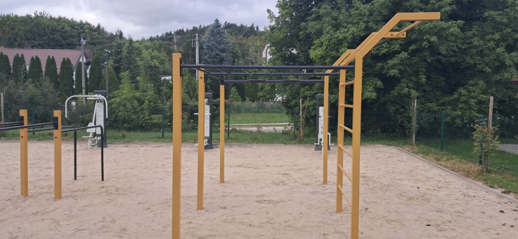 Nowe Miasto Lubawskie - plac street workout - drabinki pionowe - realizacja GYM PARK