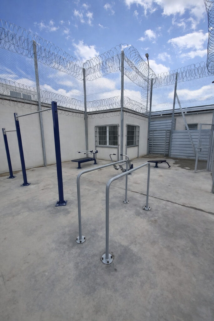 Siłownia zewnętrzna - zakład karny w Czarnem - realizacja GYM PARK